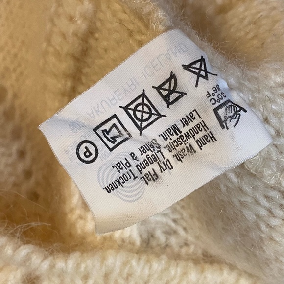Alafoss Iceland 100% Wool Ivory Mock Turtleneck Oversized Sweater Small S - Picture 3 of 6